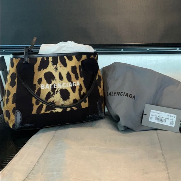 NWT never worn balenciaga - Picture 1 of 2